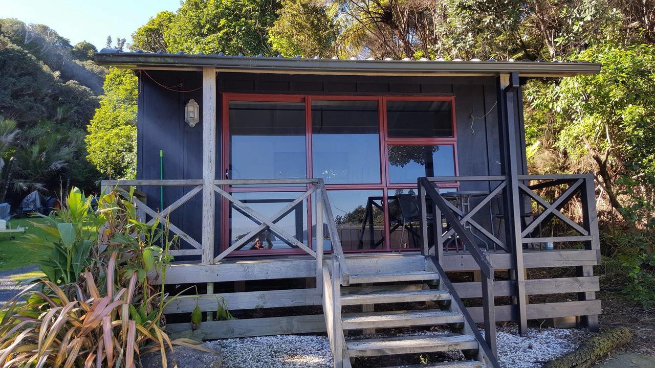Готель Long Bay Motor Camp Coromandel Екстер'єр фото